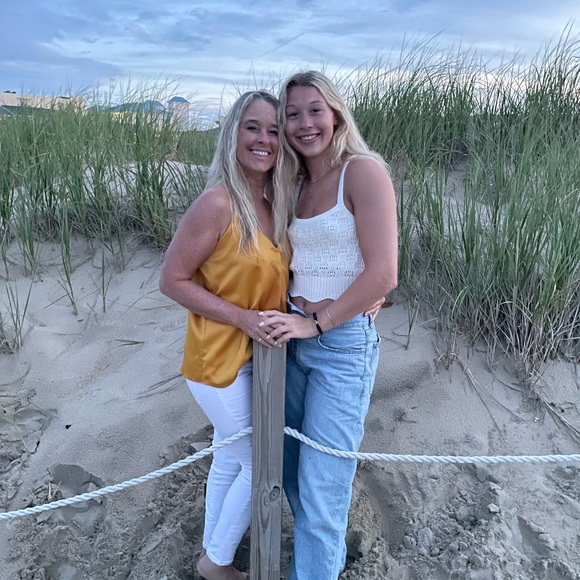 Meet your Posher, Kathy - Picture 5 of 6